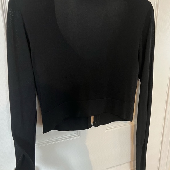 Short black sweater - Picture 6 of 8